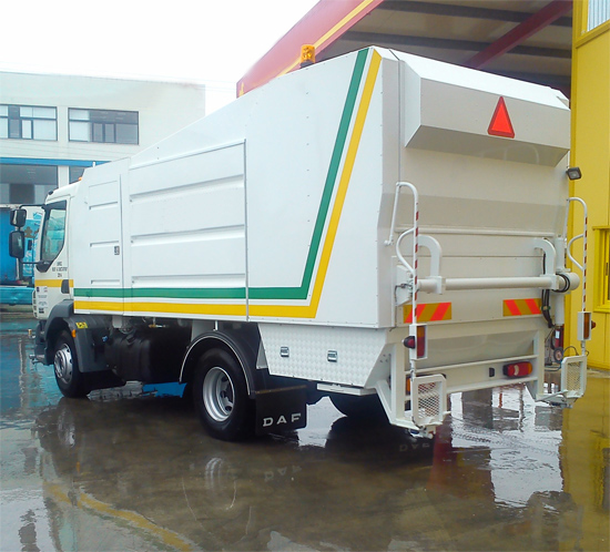 Container washing vehicles