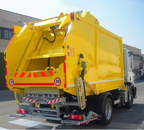 Medium capacity waste compactors